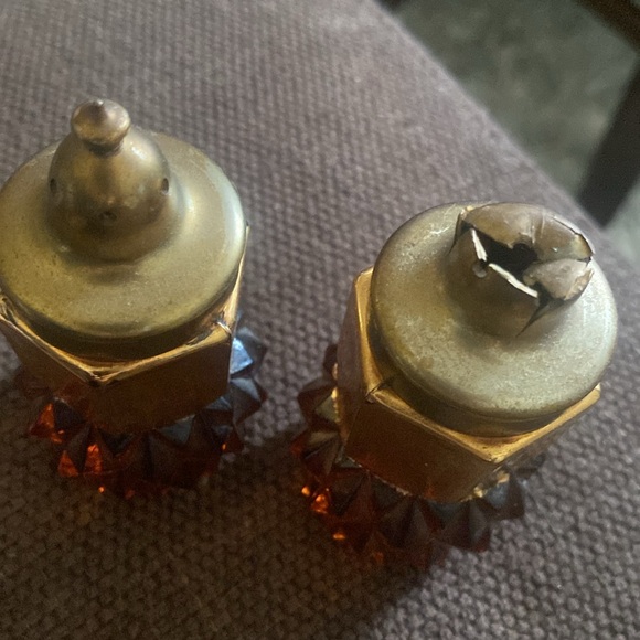 Amber Diamond Point Heavy Glass Salt & Pepper Shakers Vintage - Picture 2 of 2